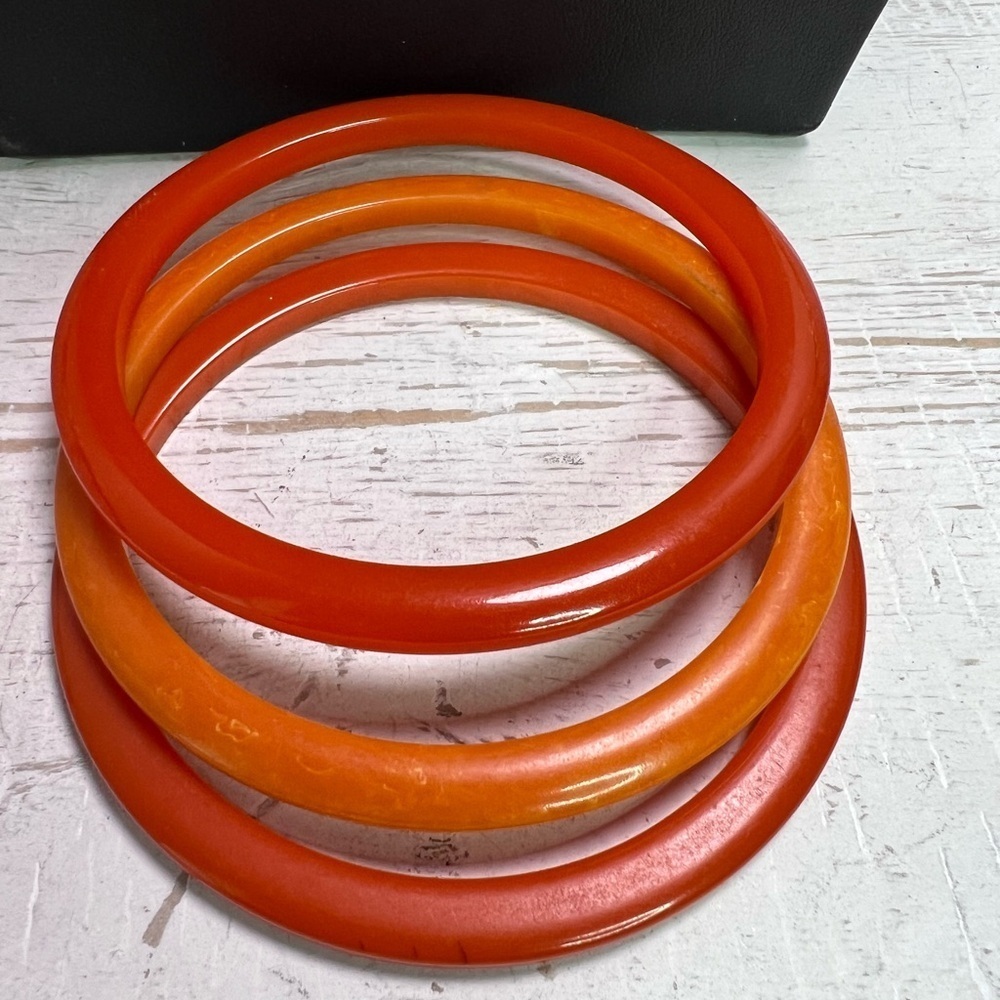 Vintage Bakelite Bangles 7.75” D16